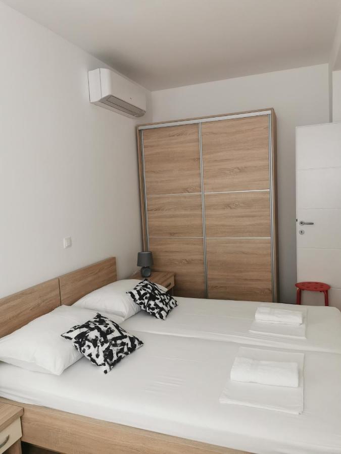 Apartmani Kronjac Milna  Exterior foto