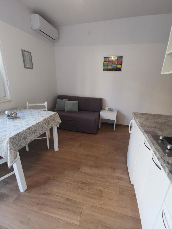 Apartmani Kronjac Milna  Exterior foto