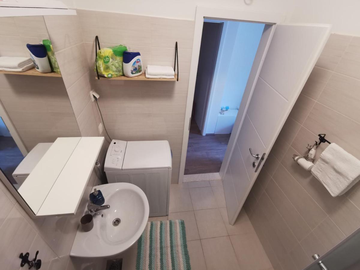 Apartmani Kronjac Milna  Exterior foto